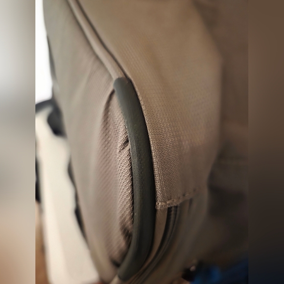 Travelpro Slate Green Carryon Underseat Bah - Picture 14 of 16